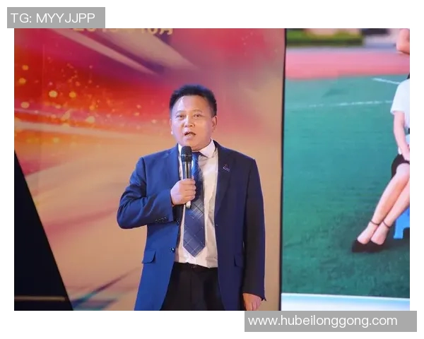 史鸿飞的奋斗历程与人生哲学探讨：从平凡到卓越的成长之路